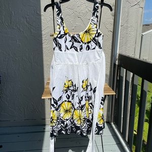 White Dress With Yellow Flowers, Size 8